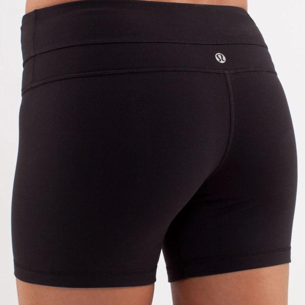 Lululemon Groove Short Black Athletic Yoga Training Shorts Size 6